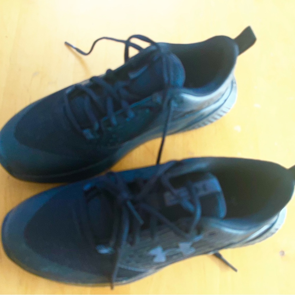 NWOT Under Armour Men's Black Athletic Sneakers